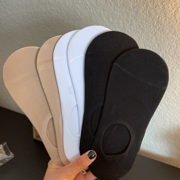 NWT No Show Socks 🤍🤎🖤 - Picture 1 of 3